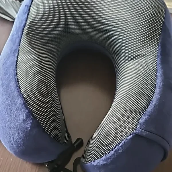 Cradleform travel pillow photographed by Thomas L.